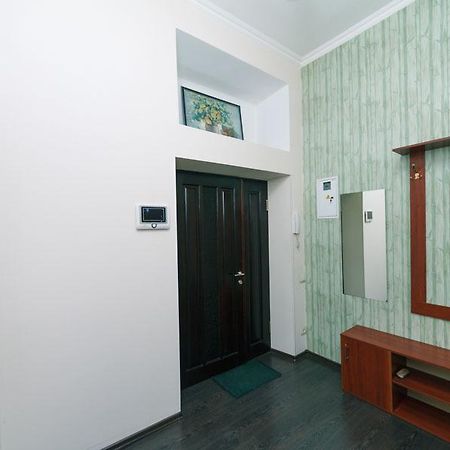 Двухкомнатная Студио На Саксаганского Kiev Buitenkant foto